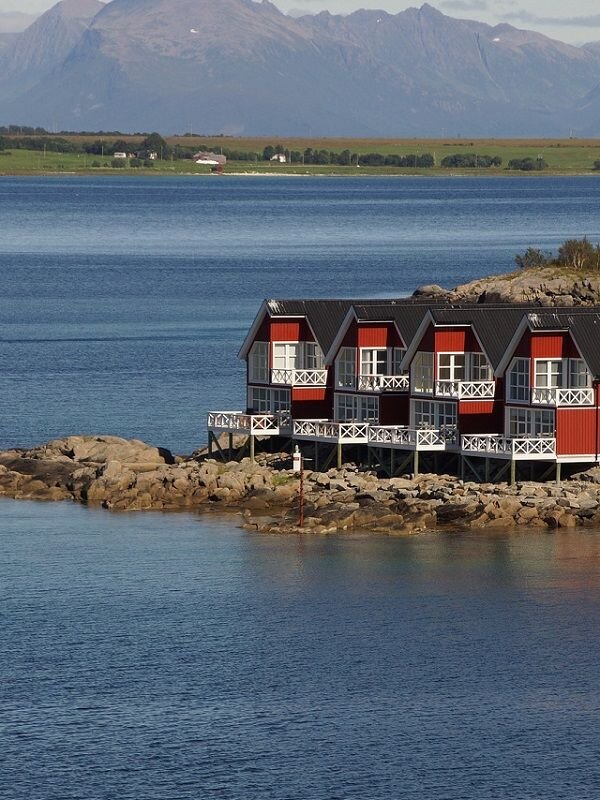 Angeln in Norwegen Häuser am Wasser